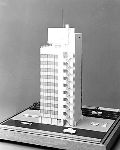 �S�֋����r���쑤�O�ϖ͌^