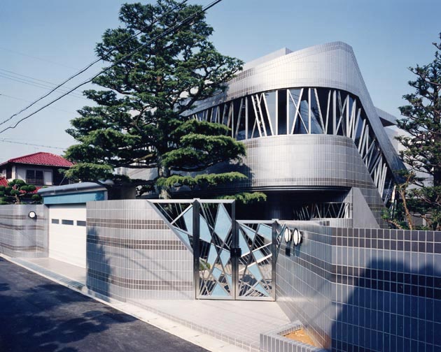 �r�c�̉Ɛ���